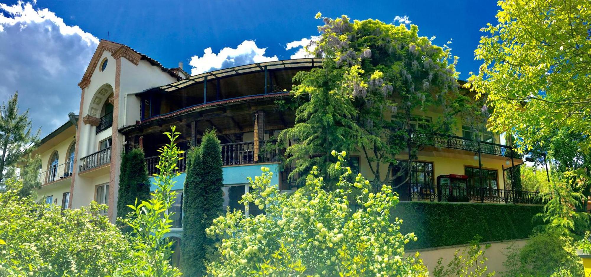 Casanova Inn - Boutique Hotel Дилиян Екстериор снимка