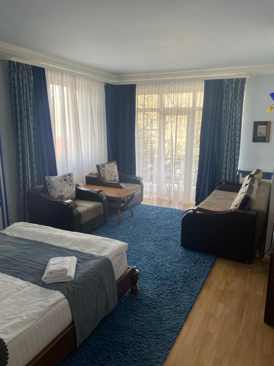 Casanova Inn - Boutique Hotel Дилиян Екстериор снимка