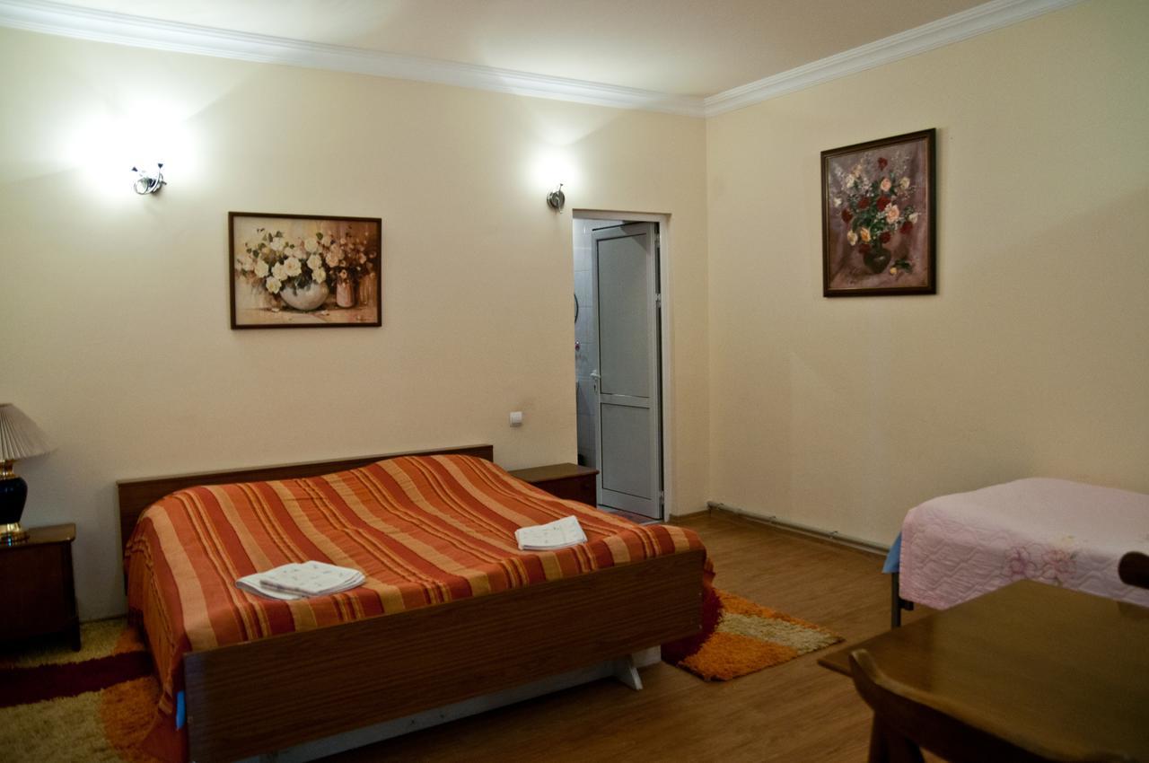 Casanova Inn - Boutique Hotel Дилиян Екстериор снимка